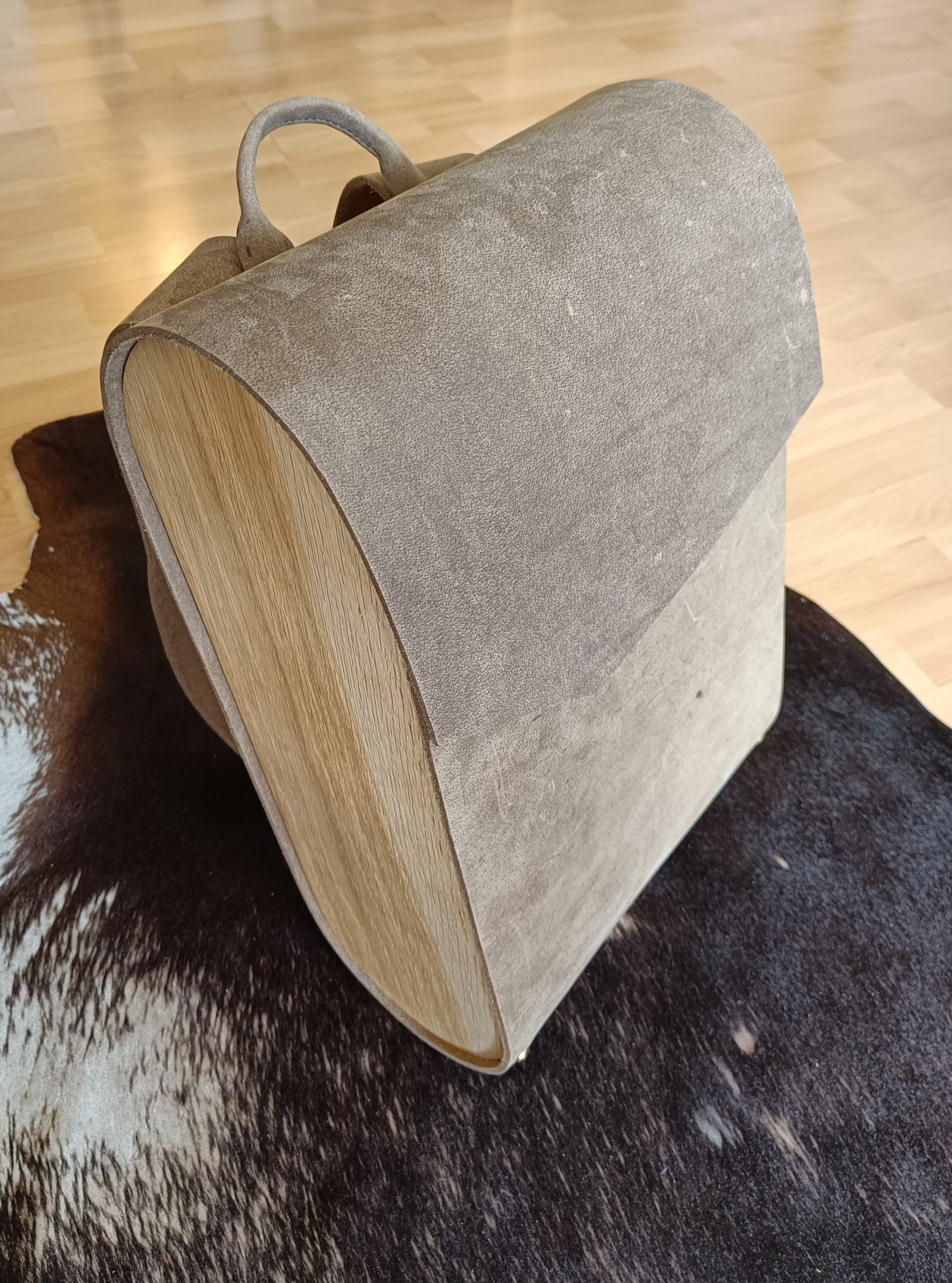 Lederrucksack mit Holzseiten